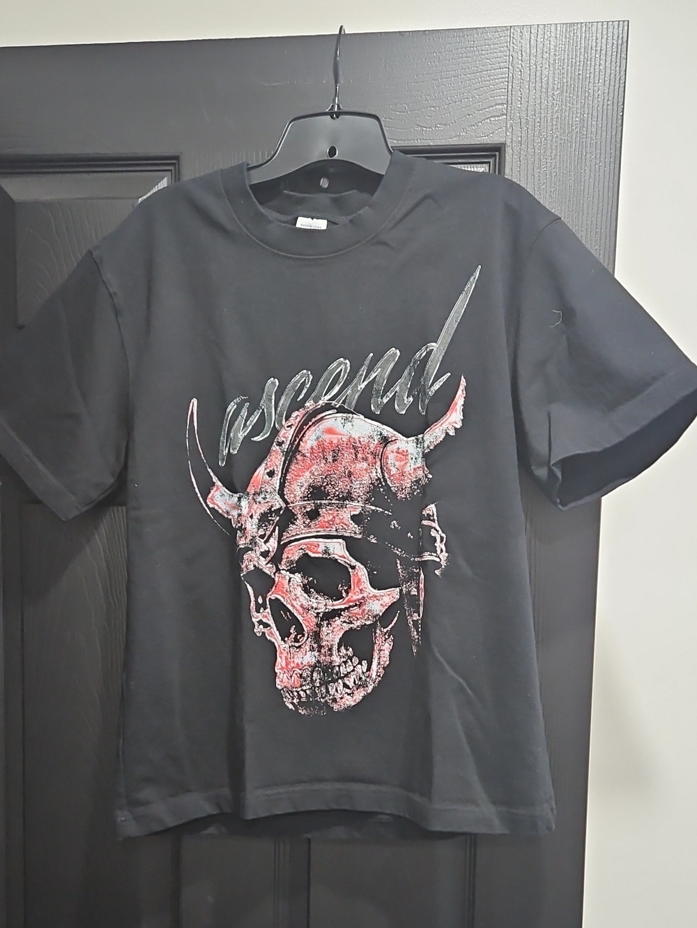 Black Graphic Skull Tee with Red Accents - Men